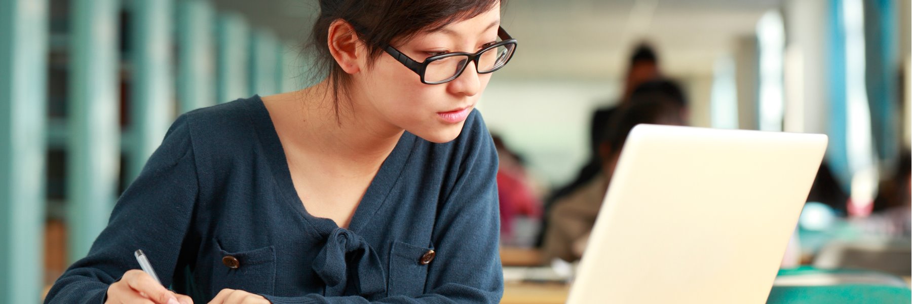 college-student-study-in-the-library-picture-id155160428